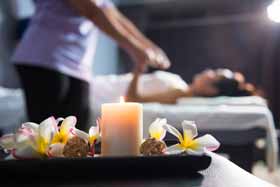 リンパマッサージの様子